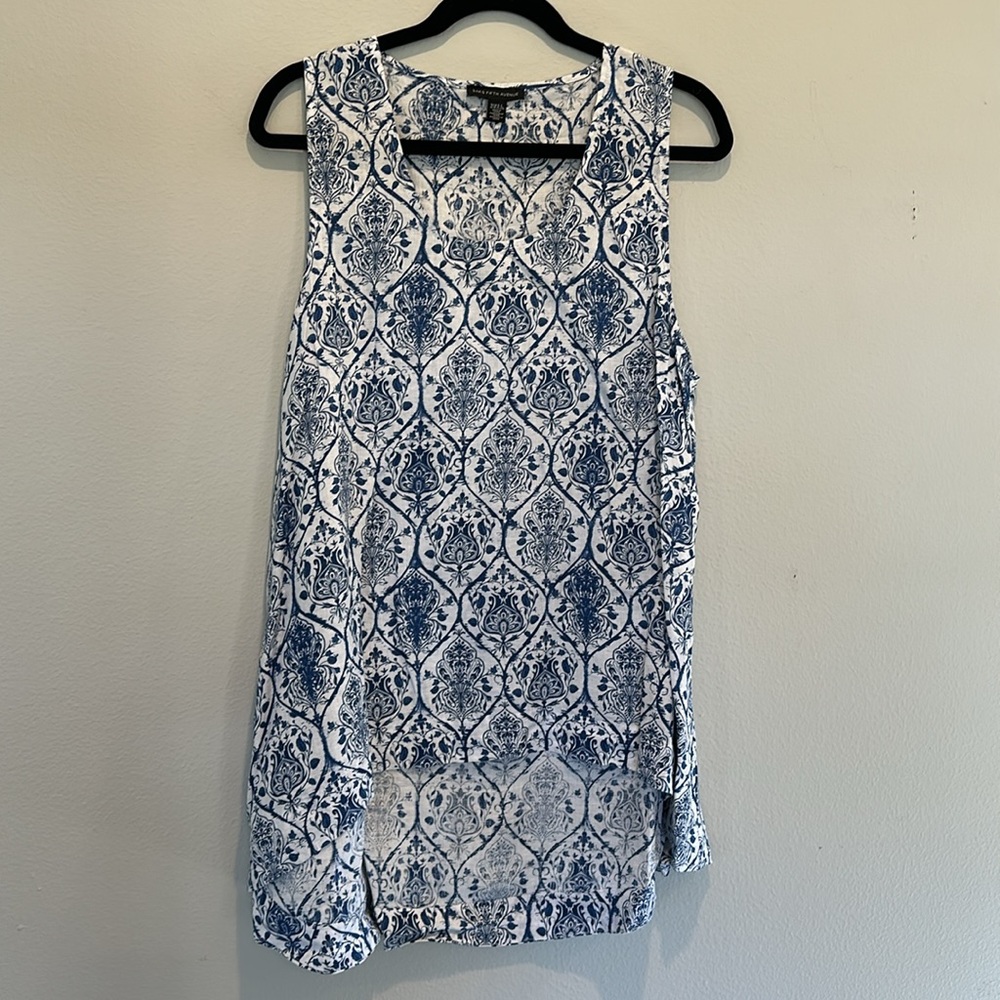 Saks Fifth Avenue linen sleeveless tunic blue damask pattern size XL.
